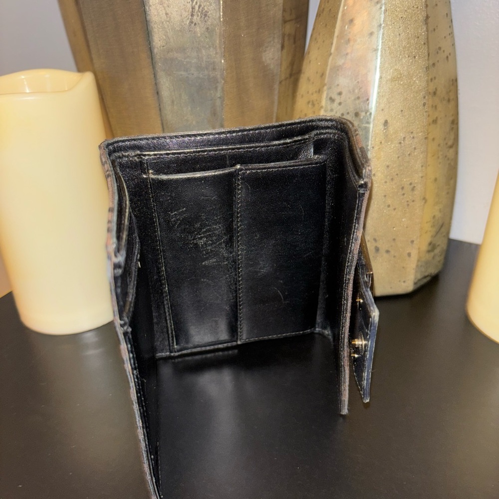 Fendi Gold and Cream Vases - Picture 3 of 7